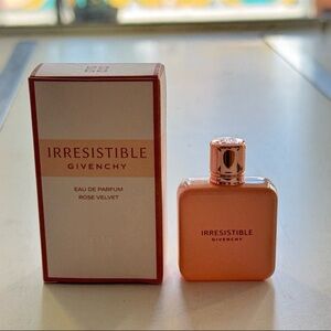 Givenchy Irresistible Rose Velvet Eau de Parfum